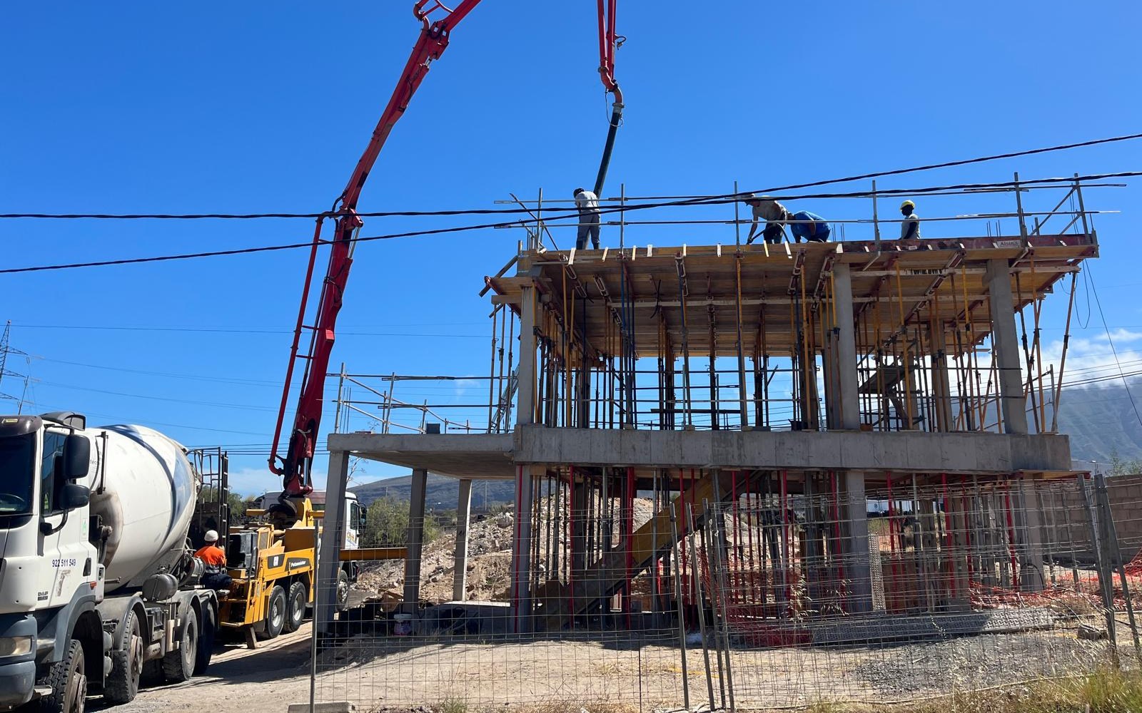 Estructura en construcción de vivienda en Tenerife